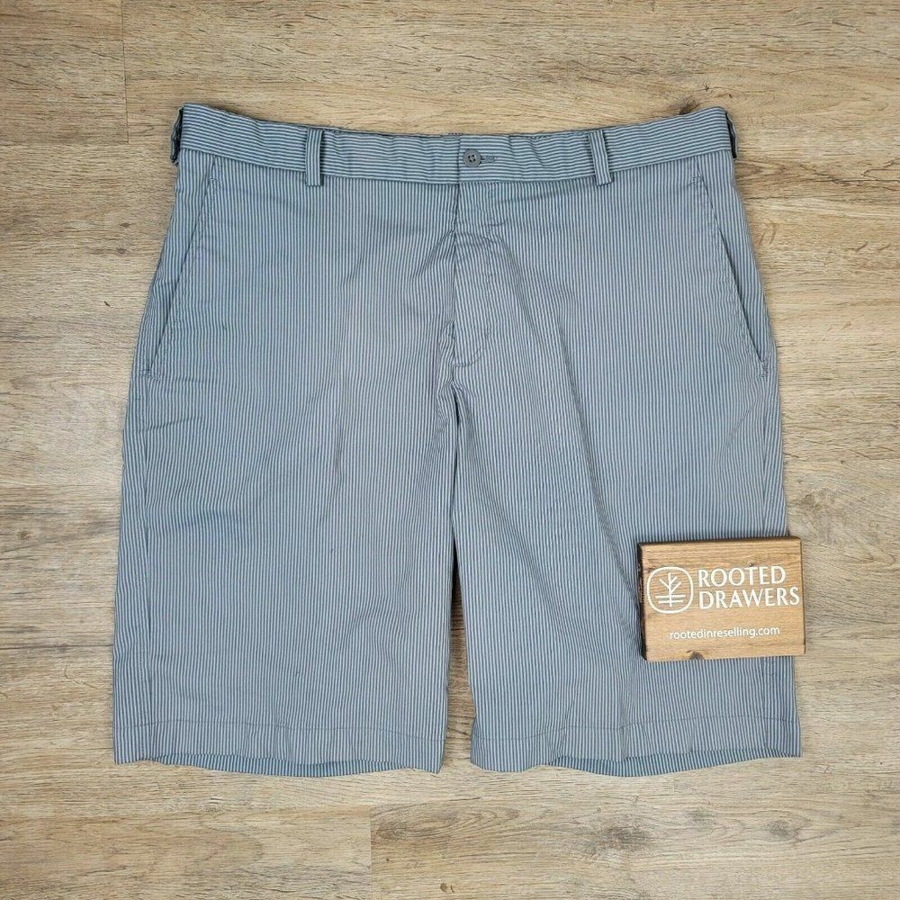 Nike Golf Activewear Shorts Gray Striped Athleisure Flat Front Casual Chino Mens